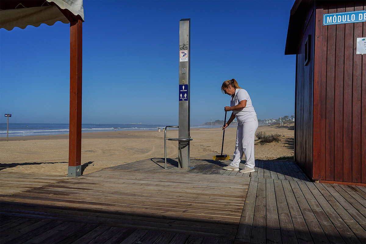 Limpiadora en Módulo de la Playa de la Barrosa